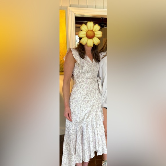 Lovely cotton wrap dress with pale floral pattern in gray & pink like new! - Picture 4 of 8